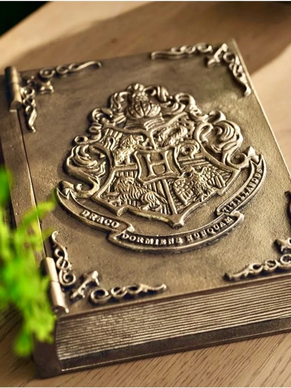 Pottery Barn Metallic Harry Pottery Hogwarts Crest Book Gold Jewelry Box New ✨💫